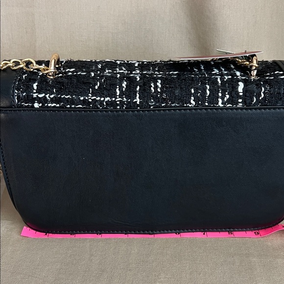 Badgley Mischka Black Tweed Crossbody Bag Gold Chain NWT MSRP $129 - Picture 8 of 8